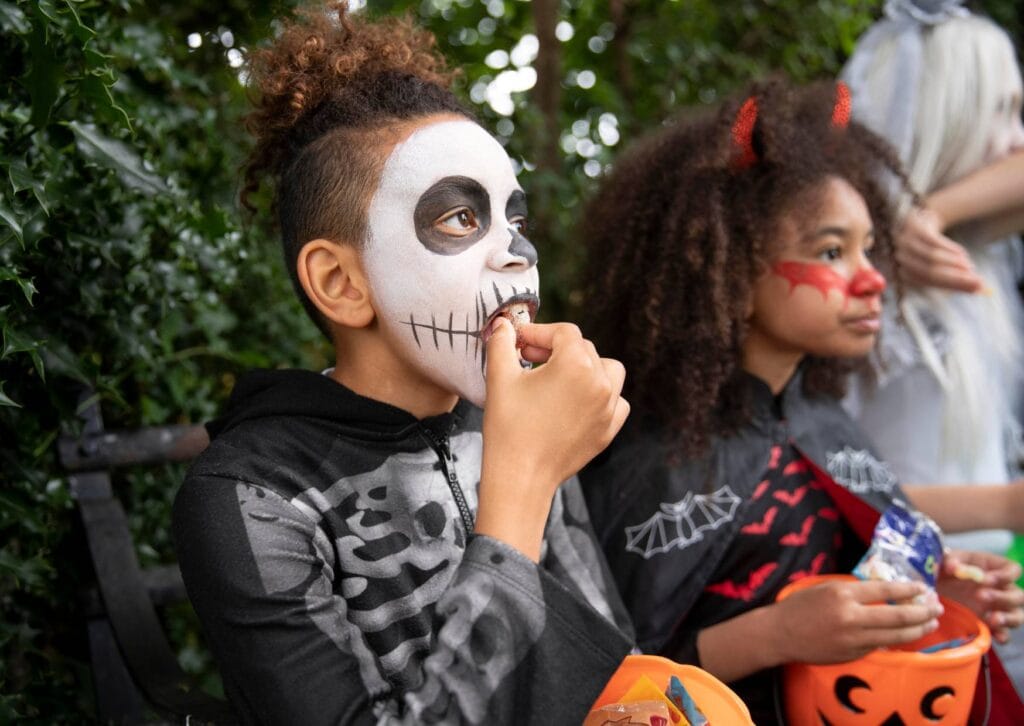 Halloween-makeup-curly-hair-1024x726 50 inspirações de Halloween