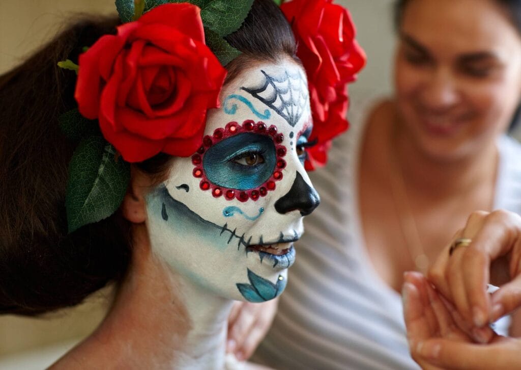 Maquiagem-Dia-de-Los-Muertos-1024x726 50 inspirações de Halloween