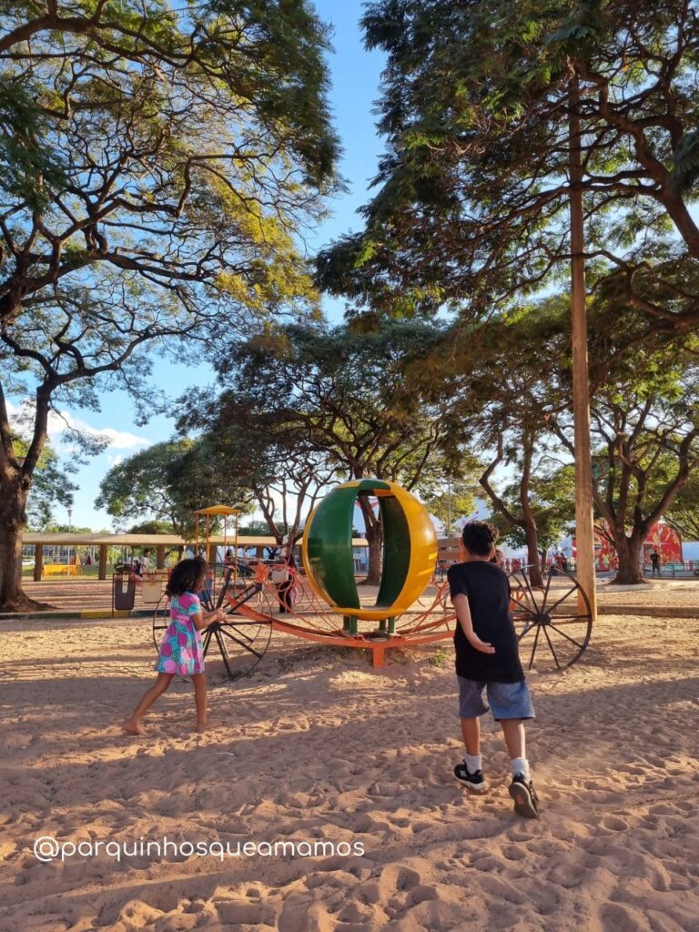 @brasiliacomcriancas-768x1024 O maior parque urbano da América Latina