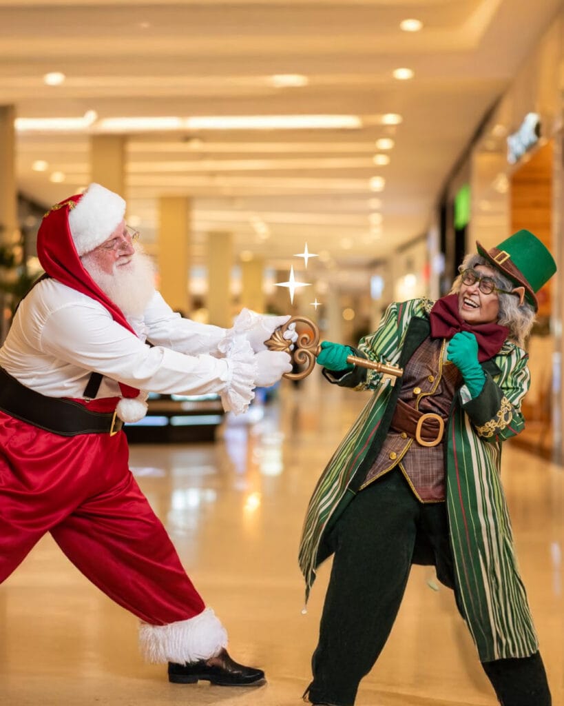 papai-noel-e-duende-819x1024 Shoppings da PaulOOctavio são finalistas do Prêmio Abrasce 2025, o "Oscar" dos centros de compras no Brasil