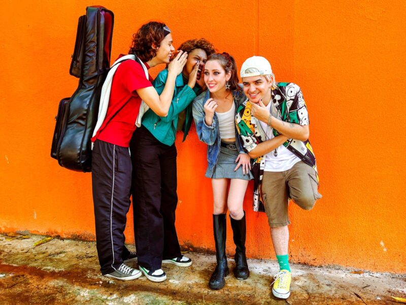 Hora-da-Saida_Divulgacao-e1748886840232 Bebegroove em Ceilândia: experiência artística que acende a curiosidade da criançada