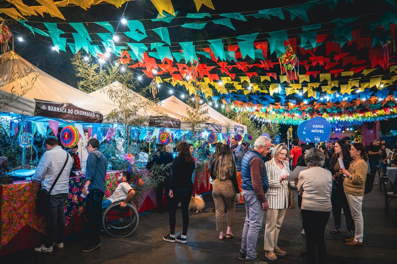 bandeirolas-na-festa-junina-boeachat Arraiá do Empório Boechat chega à sua 3ª edição com festa para toda a família