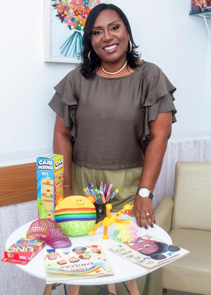 fabiana-cardeal-732x1024 Livro das Emoções: Obra infantil baiana propõe escuta sensível