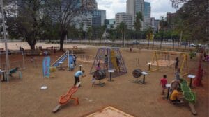 brinquedos no parque da cidade de brasília