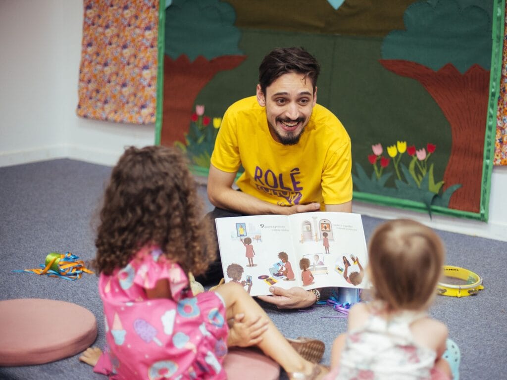 Ale-contando-historias-para-bebes-CCBB-1024x768 Novembro no Rolê Cultural do CCBB Brasília: ancestralidade em movimento