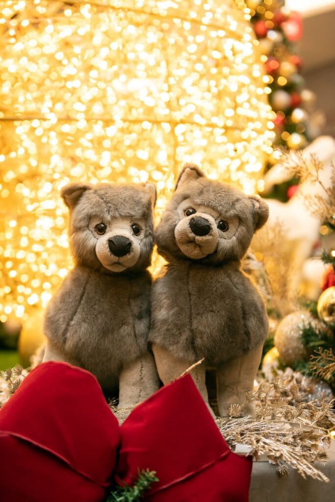 Cachorros-de-natal-683x1024 Decoração Jubileu de Prata homenageia 25 anos do TGS com um Natal de brilho, emoção e memórias