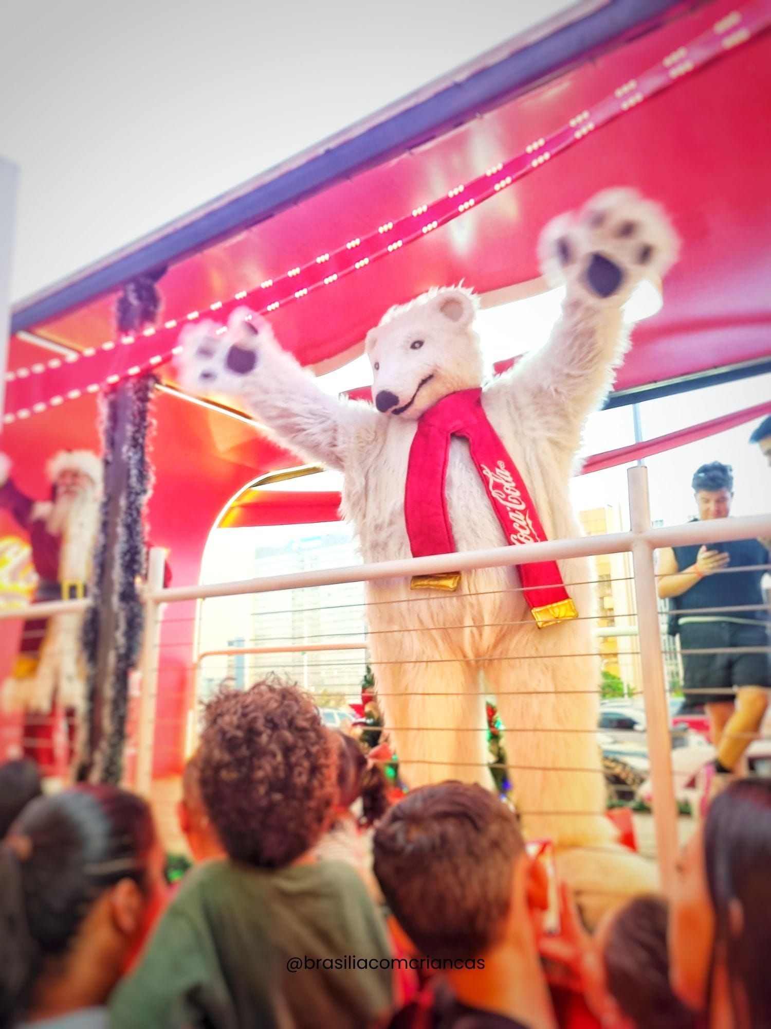Urso-da-Coca-Cola-2023-2 Café-Escola Senac Casa de Chá celebra um ano com programação especial em homenagem a Brasília