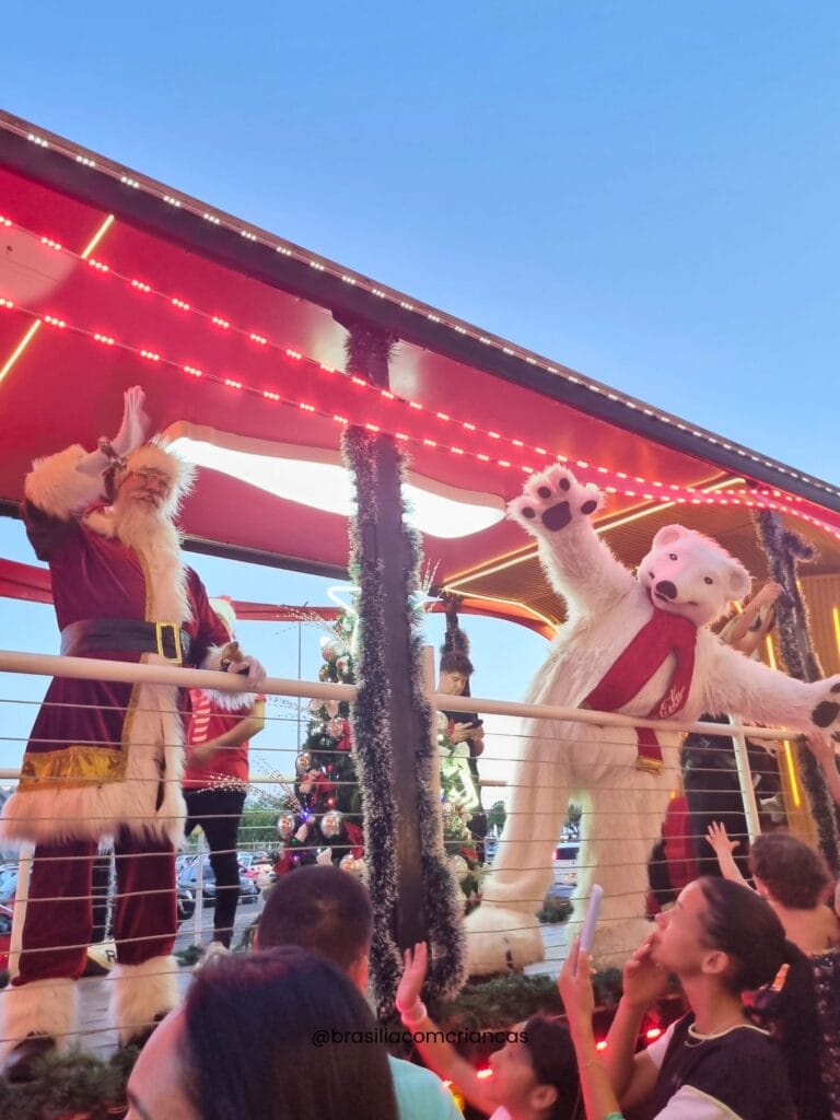 Urso-da-Coca-Cola-2023-3-768x1024 Conjunto Nacional celebra um Natal inclusivo e encantador com a Caravana da Coca-Cola e atrações para toda a família