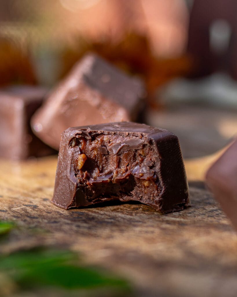 fudge-de-chocolate-natalino-819x1024 Ernesto Cafés Especiais lança dois produtos exclusivos para o Natal 2025: panetone artesanal e fudge de chocolate