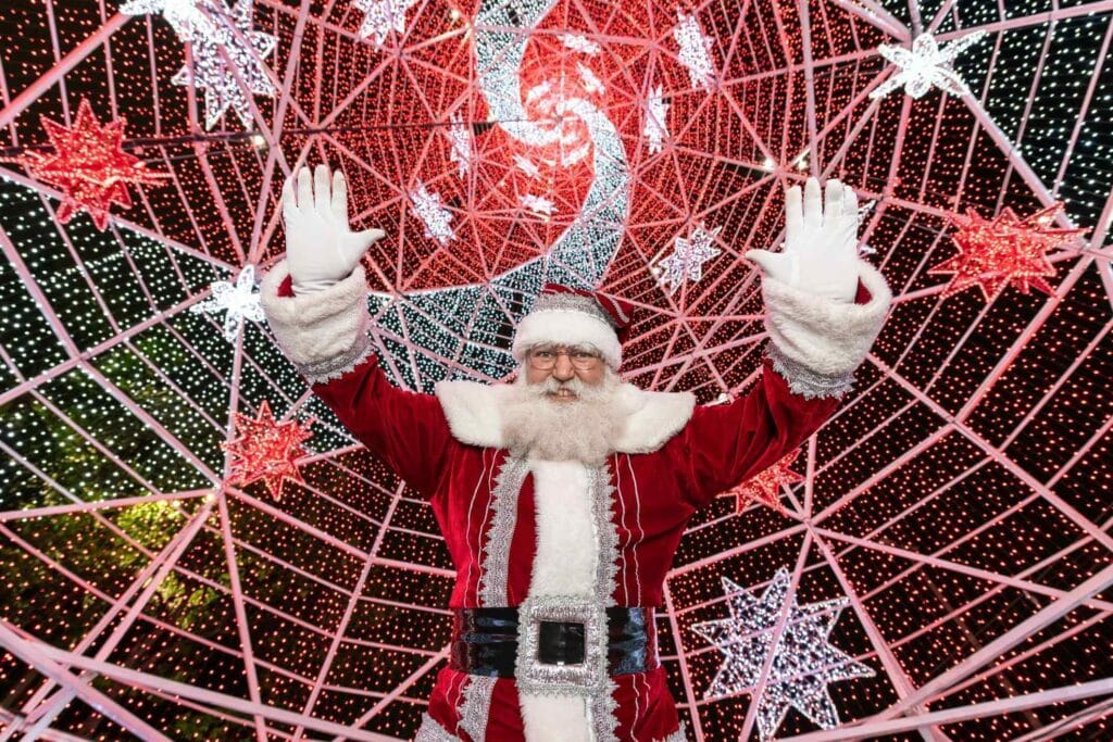 Papai-Noel-no-Taguatinga-Shopping-1024x683 Caravana Iluminada da Coca-Cola chega ao TGS no dia 15 de dezembro