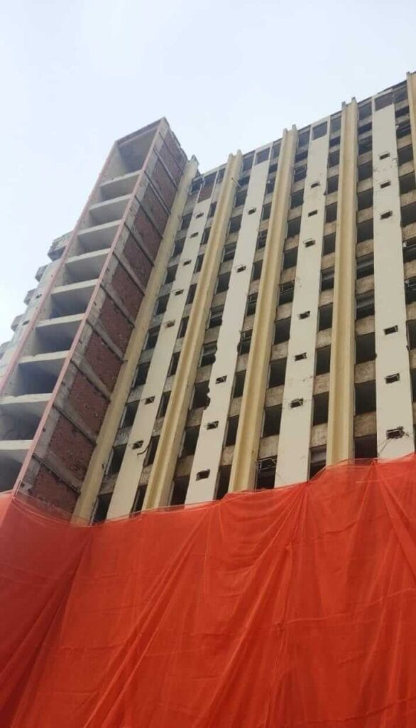 Hotel-Torre-Brasilia-586x1024 DOCUMENTÁRIO SOBRE O TORRE PALACE REGISTRA IMPLOSÃO DO EDIFÍCIO NESTE DOMINGO (25)