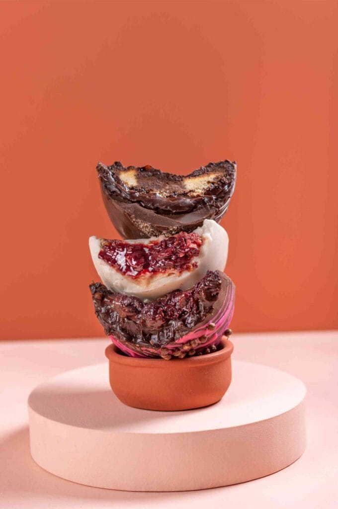 Ovos-trufados-2_Quitutices_Foto-de-Henrique-Fererra-680x1024 Quitutices celebra 10 anos de Páscoa inclusiva com cardápio autoral que une afeto, técnica e alta confeitaria