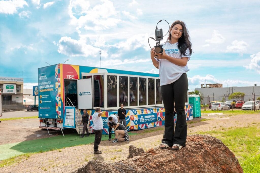 Carreta_criativa_2-1024x682 Cursos gratuitos de audiovisual em Planaltina
