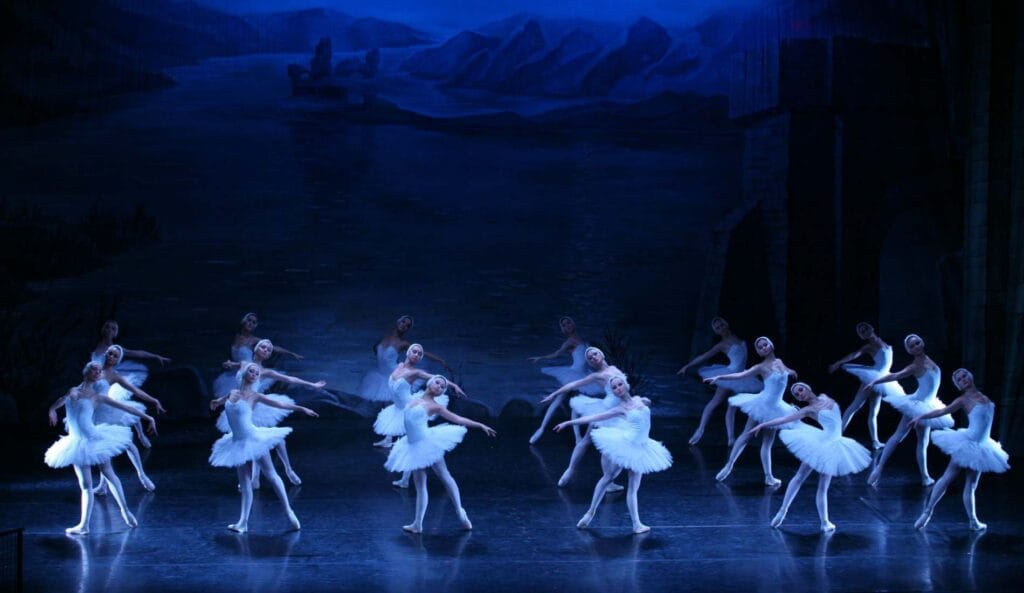 O-Lago-dos-Cisnes-5-1024x593 Moscow City Ballet apresenta O Lago dos Cisnes no Ulysses Centro de Convenções