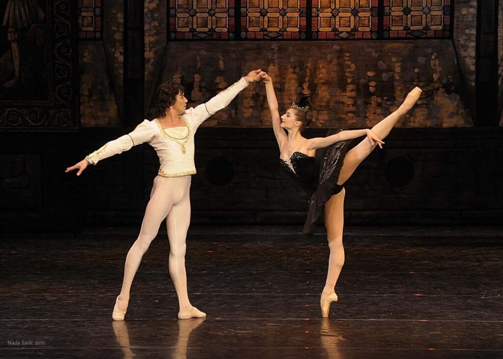 O-Lago-dos-Cisnes-8-1024x731 Moscow City Ballet apresenta O Lago dos Cisnes no Ulysses Centro de Convenções