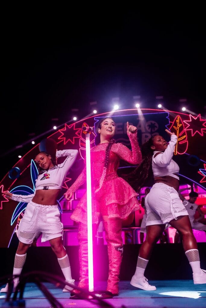 OS-ROSAS-veraoR2@fercoutinho-683x1024 Show Dos Rosa no Na Praia Festival 2026