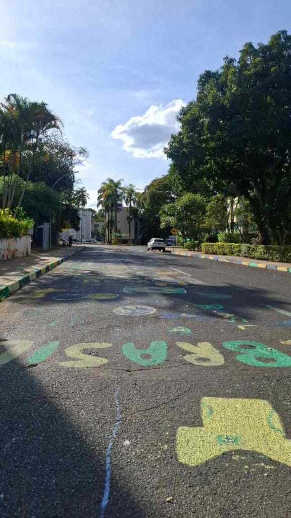 415-norte-Brasil-576x1024 Ruas pintadas para a Copa do Mundo: tradição, pertencimento e memória urbana em Brasília