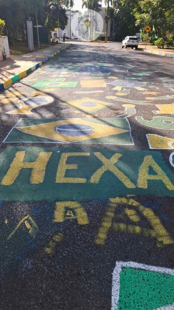 5-1-576x1024 Ruas pintadas para a Copa do Mundo: tradição, pertencimento e memória urbana em Brasília