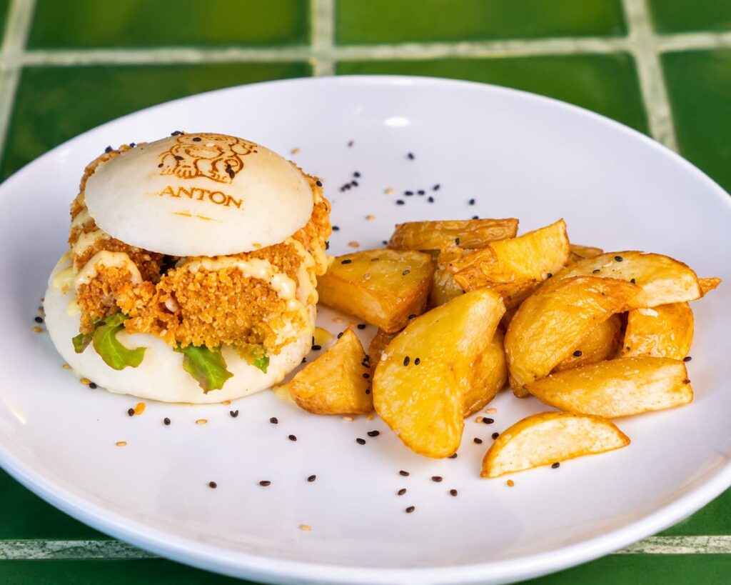 Crispy-Burgue-Canton-1024x819 Dia das Crianças ganha opções especiais no Polo Gastronômico do Venâncio Shopping
