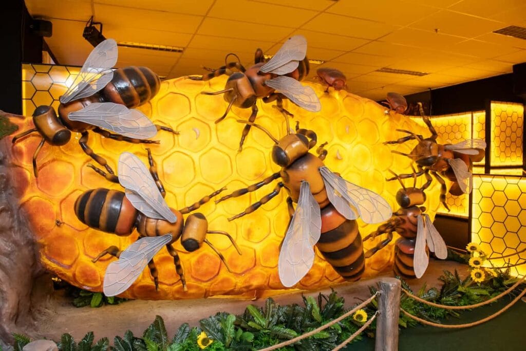 exposicao-abelhas-1024x683 Gigantes do Jardim: exposição imersiva estreia no Conjunto Nacional